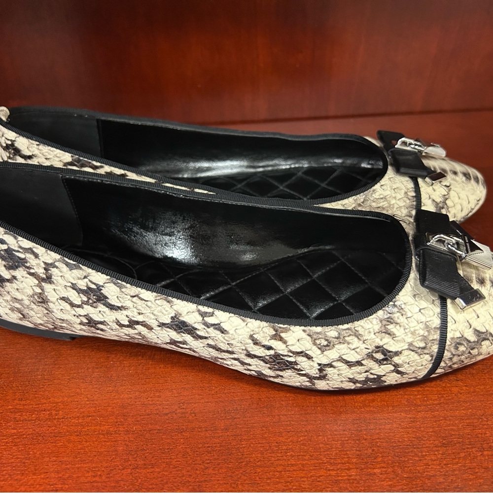Authentic Michael Kors Alice Ballet Flats 10M in snake skin print